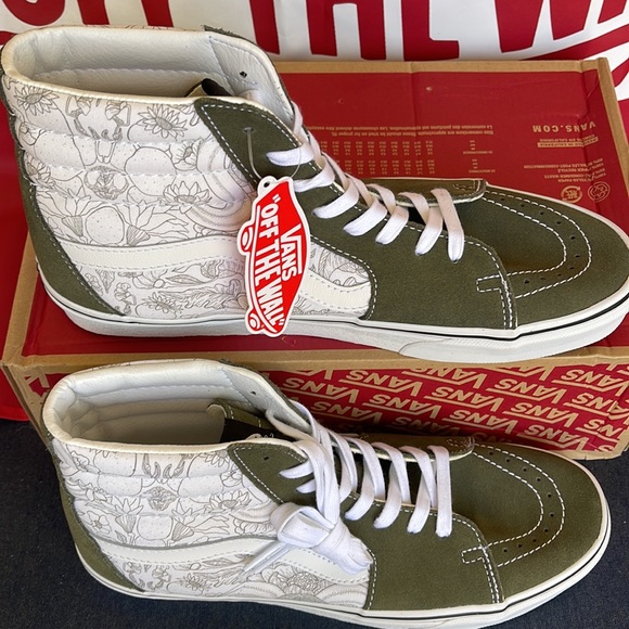 Vans Sk8-Hi
Desert Skulls Grape Leaf/
VNOA32QGRQV
Sneakers
MENS - Picture 4 of 16